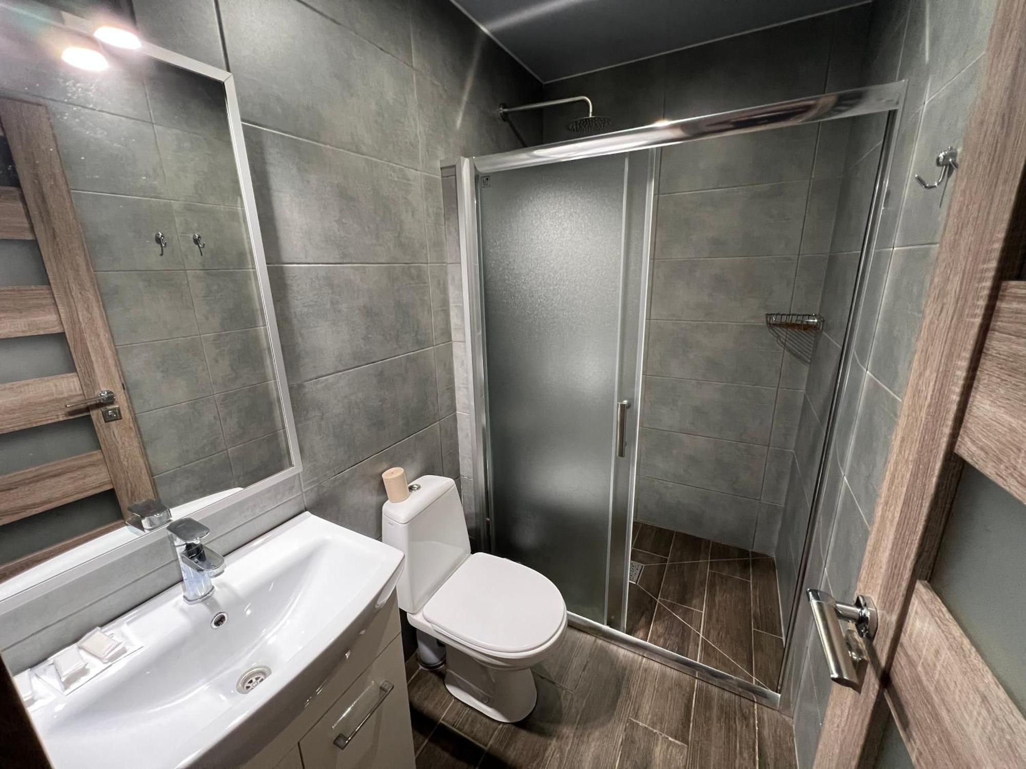 7Days Hotel Hadiach Buitenkant foto