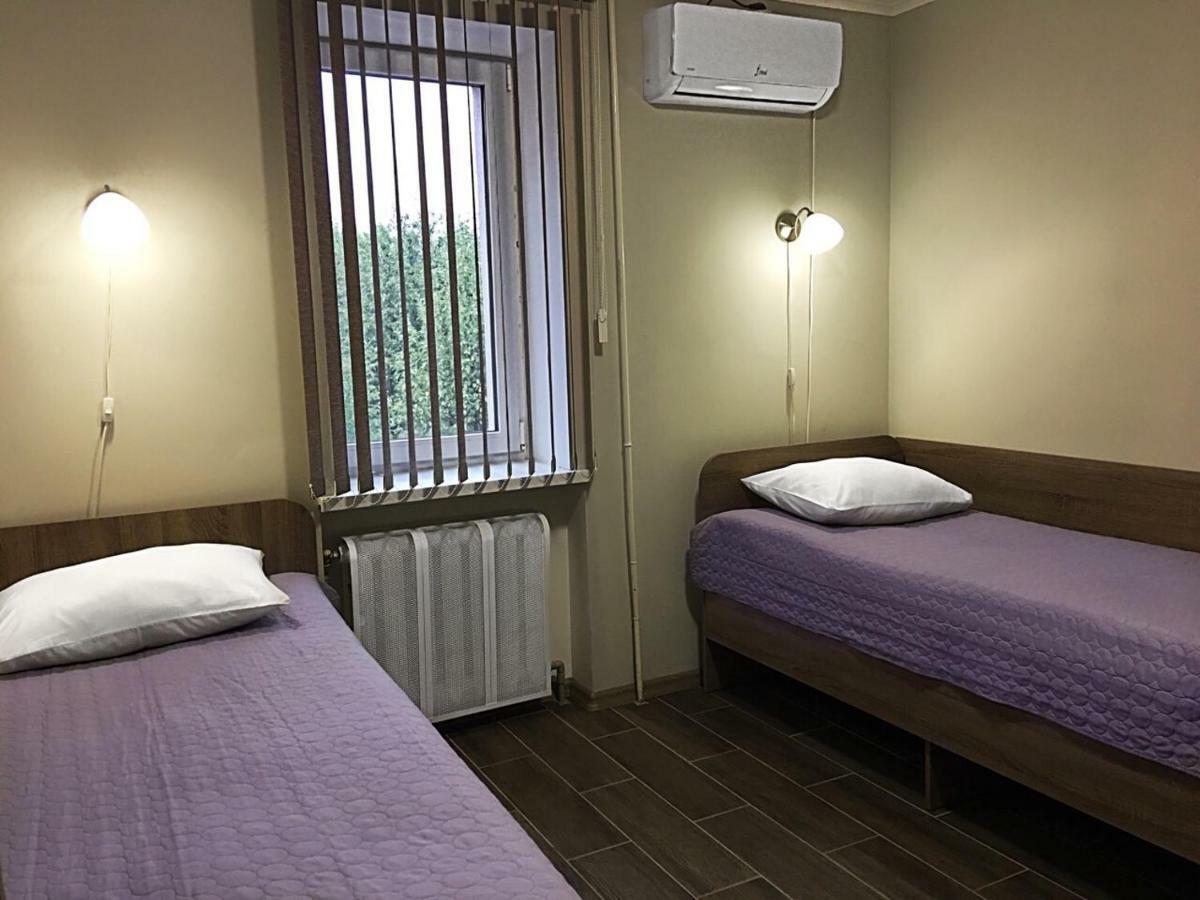 7Days Hotel Hadiach Buitenkant foto
