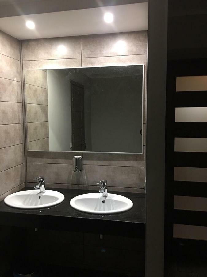 7Days Hotel Hadiach Buitenkant foto